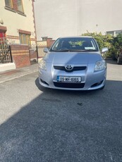 2009 - Toyota Auris ---