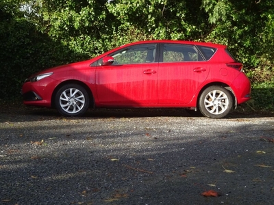 2016 - Toyota Auris Manual