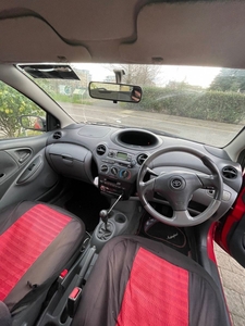 2002 - Toyota Yaris Manual