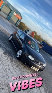 2003 - Volkswagen Golf ---