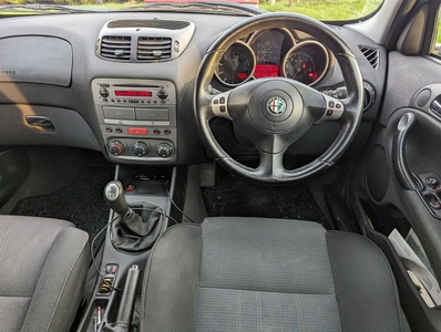 2004 - Alfa Romeo 147 Manual