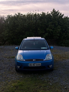 2005 - Ford Fiesta Manual