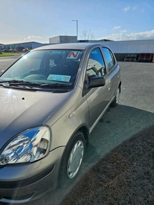 2005 - Toyota Yaris Manual