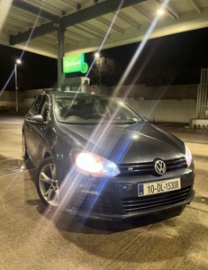 2010 - Volkswagen Golf ---