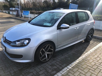 2010 - Volkswagen Golf ---