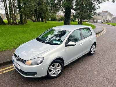 2010 - Volkswagen Golf Manual