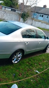 2010 - Volkswagen Passat Manual