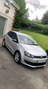 2010 - Volkswagen Polo ---