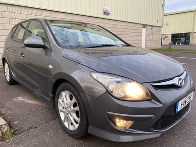 2011 - Hyundai i30 Manual