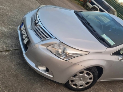 2011 - Toyota Avensis Manual