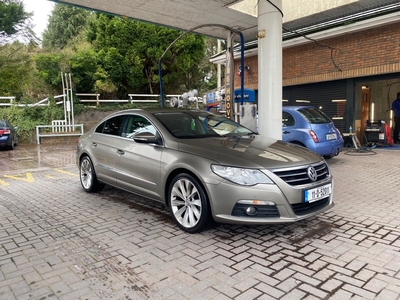 2011 - Volkswagen Passat Manual