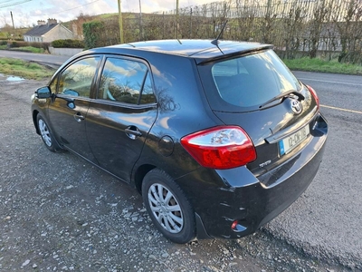 2012 - Toyota Auris Manual