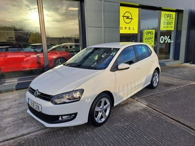 2012 - Volkswagen Polo Manual