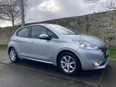 2013 - Peugeot 208 Manual