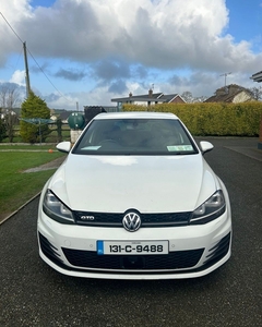 2013 - Volkswagen Golf Manual