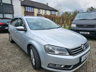 2013 - Volkswagen Passat Manual