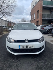 2013 - Volkswagen Polo Manual