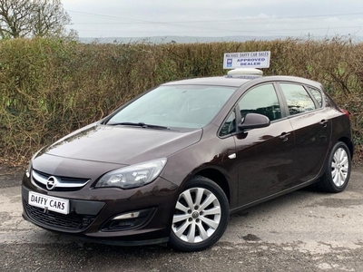 2014 - Opel Astra Manual