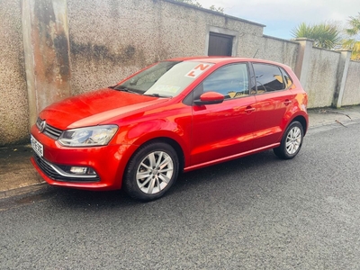 2014 - Volkswagen Polo Automatic