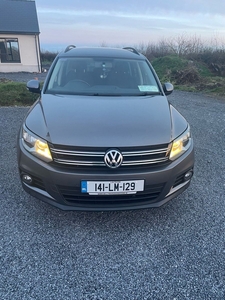 2014 - Volkswagen Tiguan Manual