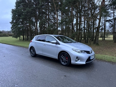 2015 - Toyota Auris Manual