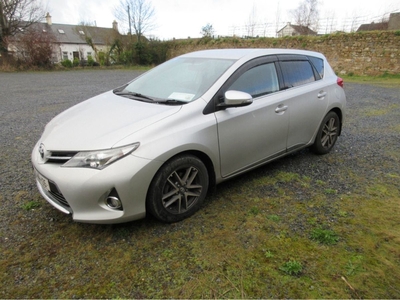 2015 - Toyota Auris Manual