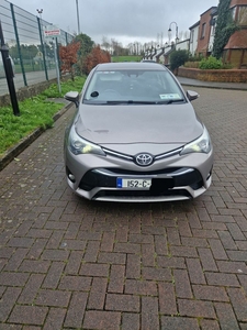 2015 - Toyota Avensis Manual