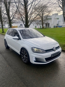 2015 - Volkswagen Golf Manual