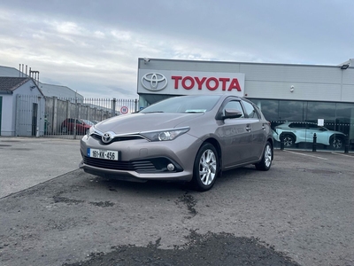 2016 - Toyota Auris Manual