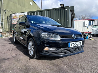 2016 - Volkswagen Polo Manual