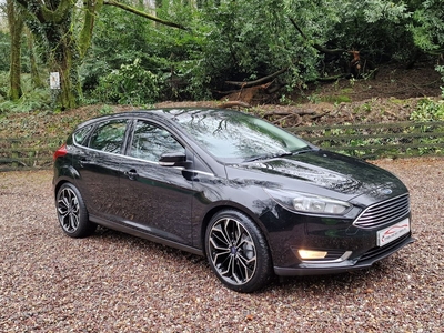 2017 - Ford Focus Manual