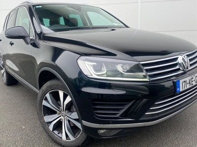 2017 - Volkswagen Touareg Automatic