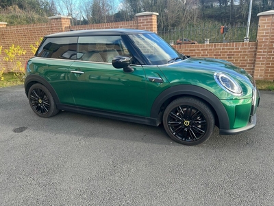 2022 - Mini Cooper Automatic