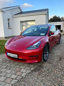 2022 - Tesla Model 3 Automatic