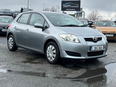 2009 - Toyota Auris Manual