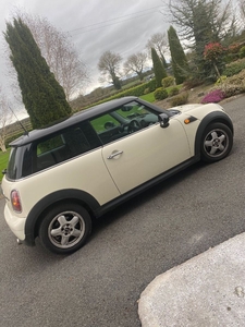 2010 - Mini Cooper ---