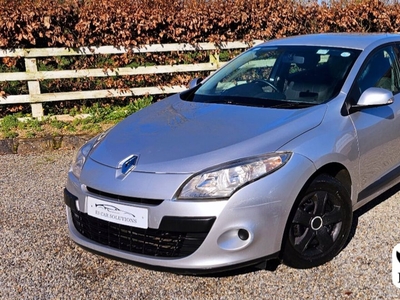 2010 - Renault Megane Manual