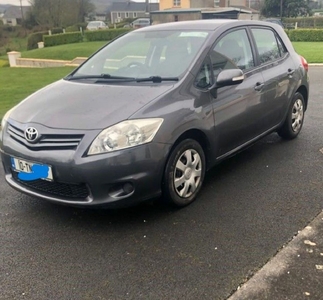 2010 - Toyota Auris Manual