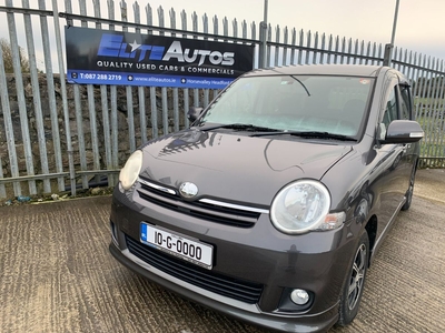 2010 - Toyota Sienta Automatic