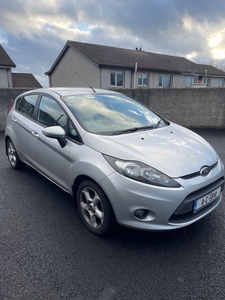 2011 - Ford Fiesta Manual