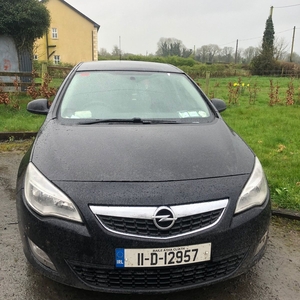 2011 - Opel Astra Manual