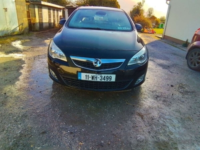 2011 - Vauxhall Astra ---