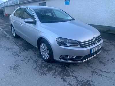 2011 - Volkswagen Passat Manual