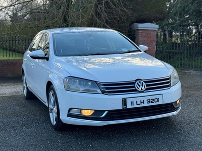 2011 - Volkswagen Passat Manual