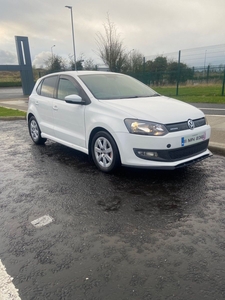 2011 - Volkswagen Polo Manual