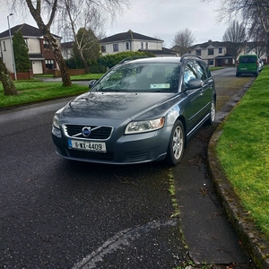 2011 - Volvo V50 Manual