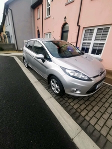 2012 - Ford Fiesta Manual