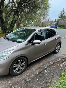 2012 - Peugeot 208 Manual