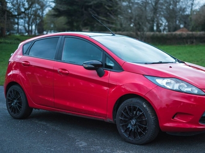 2013 - Ford Fiesta Manual