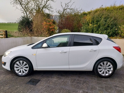 2013 - Opel Astra Manual